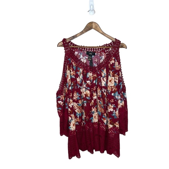 Rain Women’s Cold Shoulder Crochet Lace Hem Top Blouse In Burgundy - Picture 1 of 11
